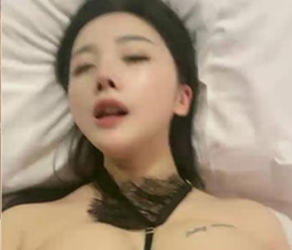 极致甜美妹子，童颜大罩杯，超清8V画质，只需2.1G
