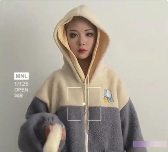 奇妙独家：光剑变装，推妹妹与刘畊宏一起跳舞的女孩