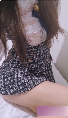 网红初瑞雪:颜值反差比大爆发,男粉们兴奋喜爱的cheng+ren+shi+pin