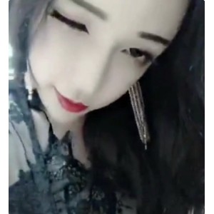 《网红顾灵曦的私密视频合集，绝对让你欲罢不能！》