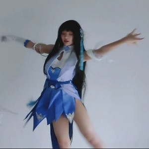 浮力姬的二次元盛宴:小余与小玉儿的精彩Cosplay散播