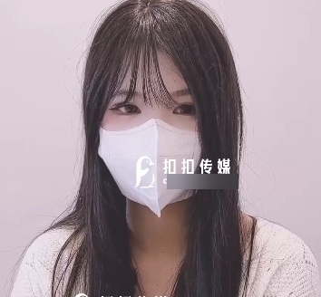 小敏儿的暗恋对象是女同学,他下药让她迷失了自我,然后爆玩了她。她穿着窄裙的样子在某处被拍下来了,这些照片被上传到了百度盘上。