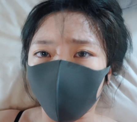 火爆全网的玩偶姐姐精彩镜头整合剪辑，展现身材美貌的4V视频，大小为4.15G