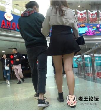 性感诱惑裙子，适合拍摄视频的时尚选择