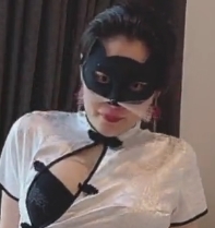 光阴中的妻子控——旗袍和黑丝袜的魅力少妇,后推车内的特写