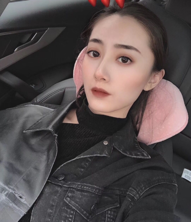标题露脸美女与同事在C酒店完美开房,百度盘分享细节在C酒店,美女与同事反差明显地开房,完美的经历还被拍下来,现在分享在百度盘上。