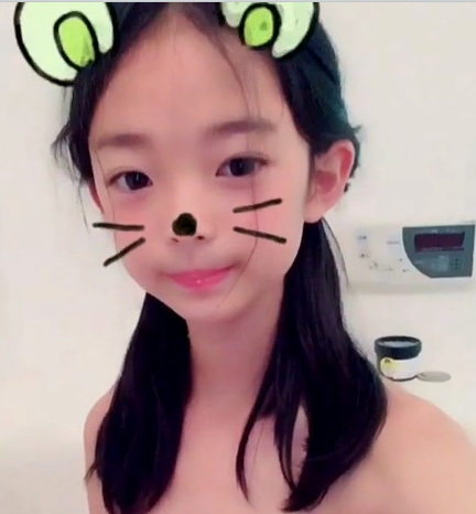 火辣妹子身材性感,搬运道具展示,1V1g视频资源,百度盘下载