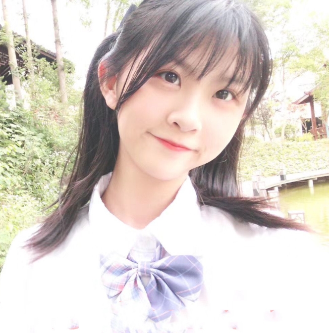 逆天妹子在公共场合光着pp的酸果儿(转载搬运)