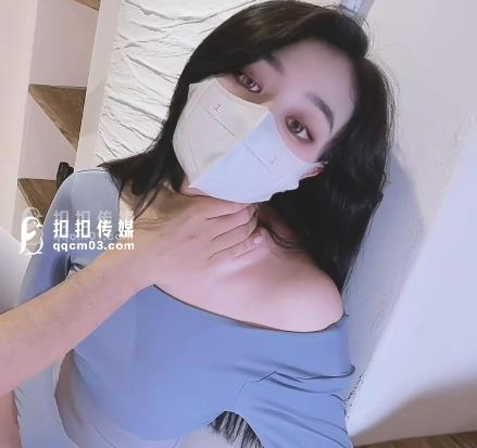 超人气女神的星空瑜伽妹妹穿着紧身裤展示迷人的蜜臀,同时还在榨汁,视频清晰度为1V,长度为472m