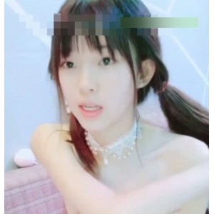 可爱的18岁小妹子，身材瘦瘦，营养不良，皮肤粉嫩