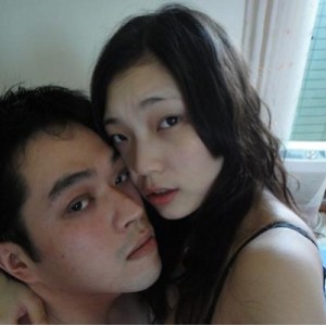 美女夫妻自拍记录胶原蛋白日常使用情况