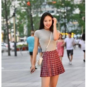 推特女王展现出了令人瞩目的腿腿，散发着迷人的光芒，让人无法抗拒。这款虐待系列的捆绑作品堪称佳作。