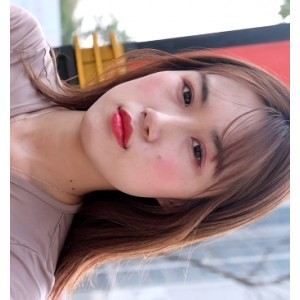 美女穿黑丝包臀裙高跟展示长腿的视频分享