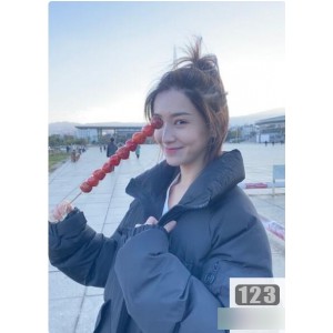 女星李沐宸与前男友进行微信视频