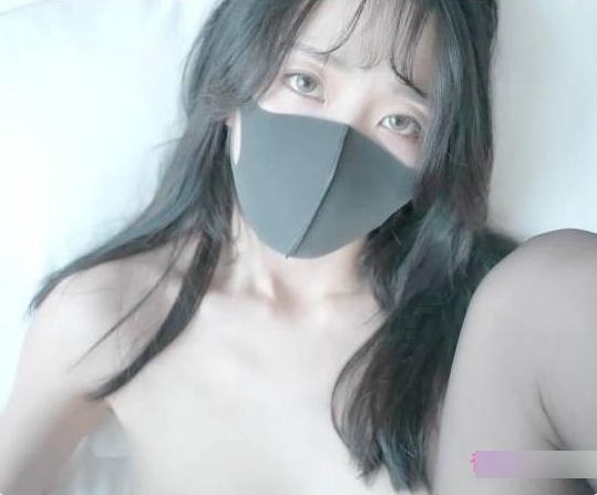 HongkongDoll玩偶姐姐的最新私信短片:黑丝噼里啪啦