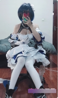 网红拍摄的水银灯短视频：妩媚风格、美丽颜值、性感迷人