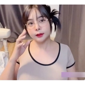 美的魅力沉浸：Yoshithunchanok的网红视频集