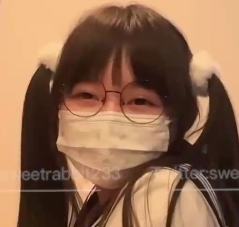 自行打包的双马尾清纯少女软萌兔兔酱最新剧情陪玩的shi,shen日多人游1v317MB百度盘
