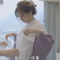 尽情爱樱花的花瓣