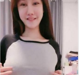 绝色女神的耶耶奶，拥有魔鬼般的身材和迷人的大长腿