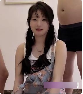 清纯女星琳琳与男优合作的扣扣传媒作品