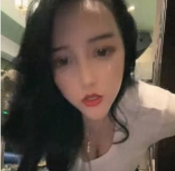 烈焰红唇:唇膏产品S御姐:时尚御姐风格的商品上榜一大哥:流行潮牌KTV:卡拉OK设备或服务直播:直播平台或设备PA:公共地址系统设备或服务