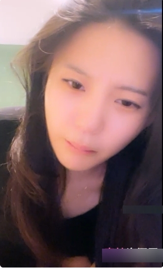 网红女主播小石头热舞,舞蹈技巧让你热血沸腾