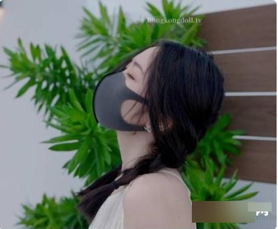 香港网红玩偶姐姐在火爆的P站上展现出的美少女形象,引发了大家对海岛生活的向往。