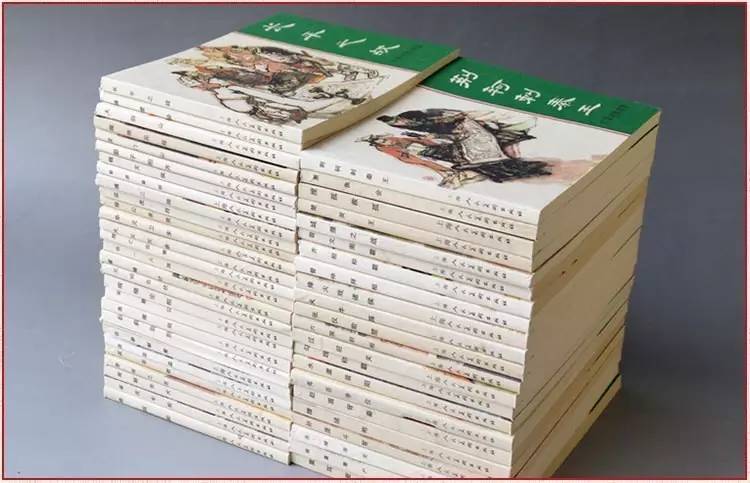 《全唐诗》：唐代古典诗歌总集，影响最大的巨著，豆瓣评分高达9.6，具有重要的历史、文化和文学参考价值。