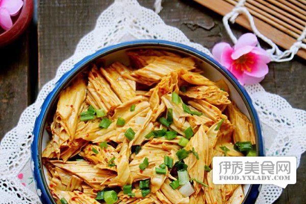 清爽凉菜:大厨教你138道荤素搭配的清爽开胃菜配方和制作方法,适合饭店和厨房必备。