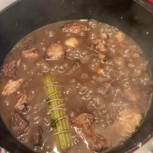 陈绪荣大师教做菜:农家小炒肉、香辣肉丝、大豆炖排骨、花生炖猪蹄、红酒炖牛腩、香煎牛排、红焖羊肉、贵妃鸡、怪味鸡丝、麻香酥鸭