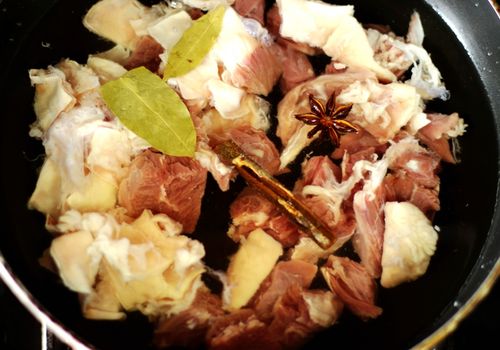 陈绪荣大师教做菜:农家小炒肉、香辣肉丝、大豆炖排骨、花生炖猪蹄、红酒炖牛腩、香煎牛排、红焖羊肉、贵妃鸡、怪味鸡丝、麻香酥鸭