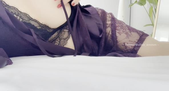 迷人紫色睡袍，让你尽享高清奢华