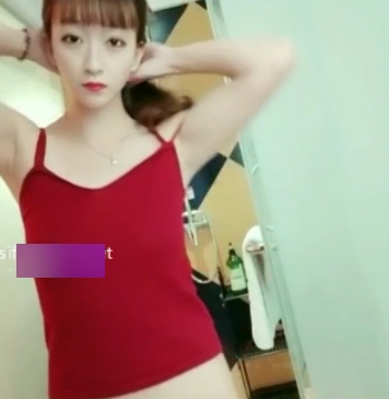 《网红暧昧儿》-颜值爆表,蜂腰翘臀,大长腿,1.44G视频全揭秘!