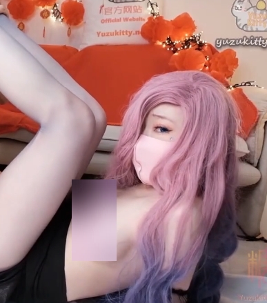 猫咪主题COSPLAY,打粑粑的柚子猫与可爱的阿狸、萨勒芬妮、麻衣、刻晴一起玩耍!