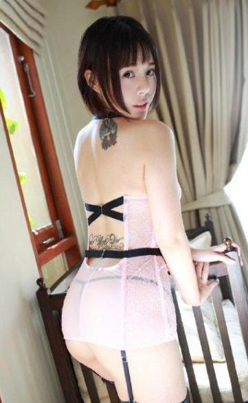 《直播女神小仙奴翘臀精彩合集,让你心动不已!》