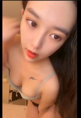 瞬间变身气质美女！体验9V-940M的反差魅力