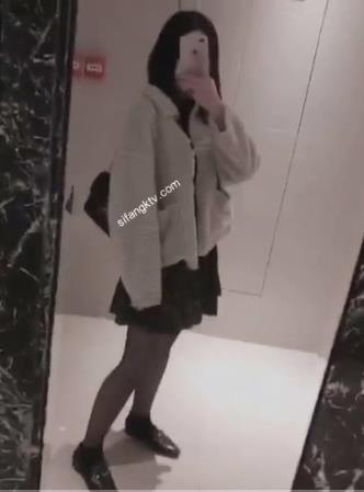 网红推特婊，打P紫薇，尽享plas啪酱的反差魅力