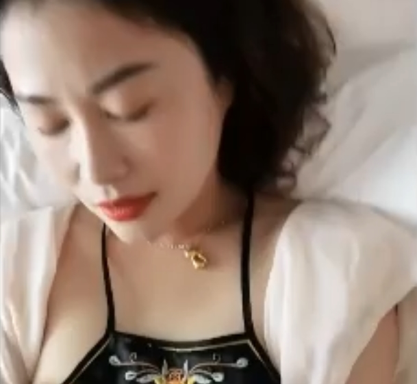 杭州美女赵欢自拍泄密照曝光,高清1V268M,限时免费下载!