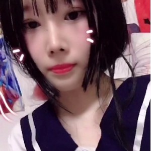 限时特惠网红福利姬，穿上白丝学生服装，化身仙萝！