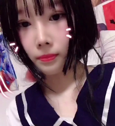 限时特惠网红福利姬，穿上白丝学生服装，化身仙萝！