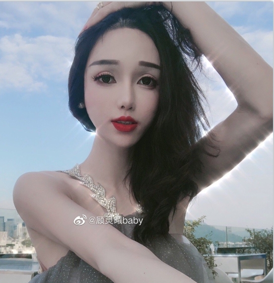 《顾灵曦高颜值写真合集,网红微博精选,让你爱不释手!》