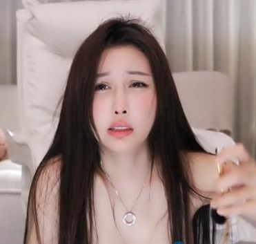 倒立的艺术:Peeggy-fun花式人体喷泉,让你见识不一样的出水奇观!