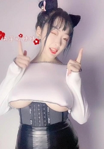 火辣网红小仙女，逆天身材，超人气！