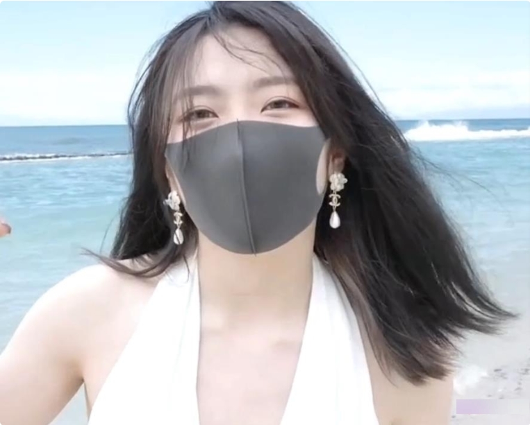 夏日回忆：HONGKONGDOLL玩偶姐姐的夏威夷特辑