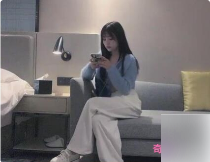 《热门抖音网红兰兰鹿鹿交友门正片，让你参与其中的事件》
