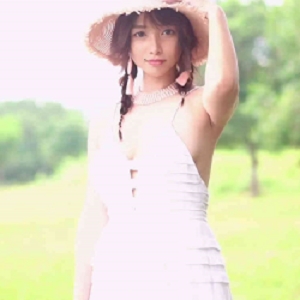 《P站女神级内衣模特Ja失眠ineJ》室外视频，让你心动不已！