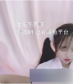 《高颜值美女表演剧情校服,带你畅游星空!10V高清画质,887M超大容量!》
