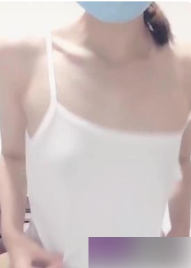 《高中女生辍学在家，直播作品惊艳全网！》