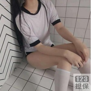 高颜值洛莉妹子的美少女飞机场直播资源
